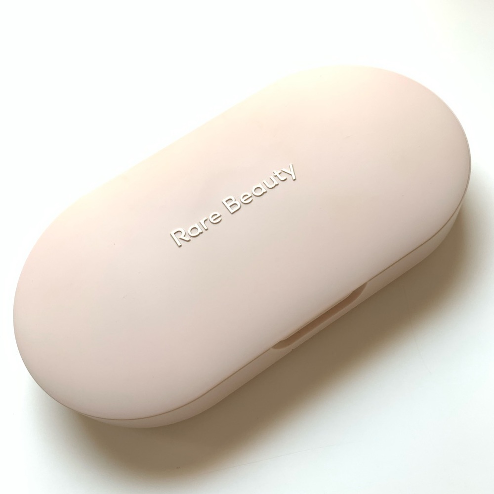 Rare Beauty Blot & Glow Compact